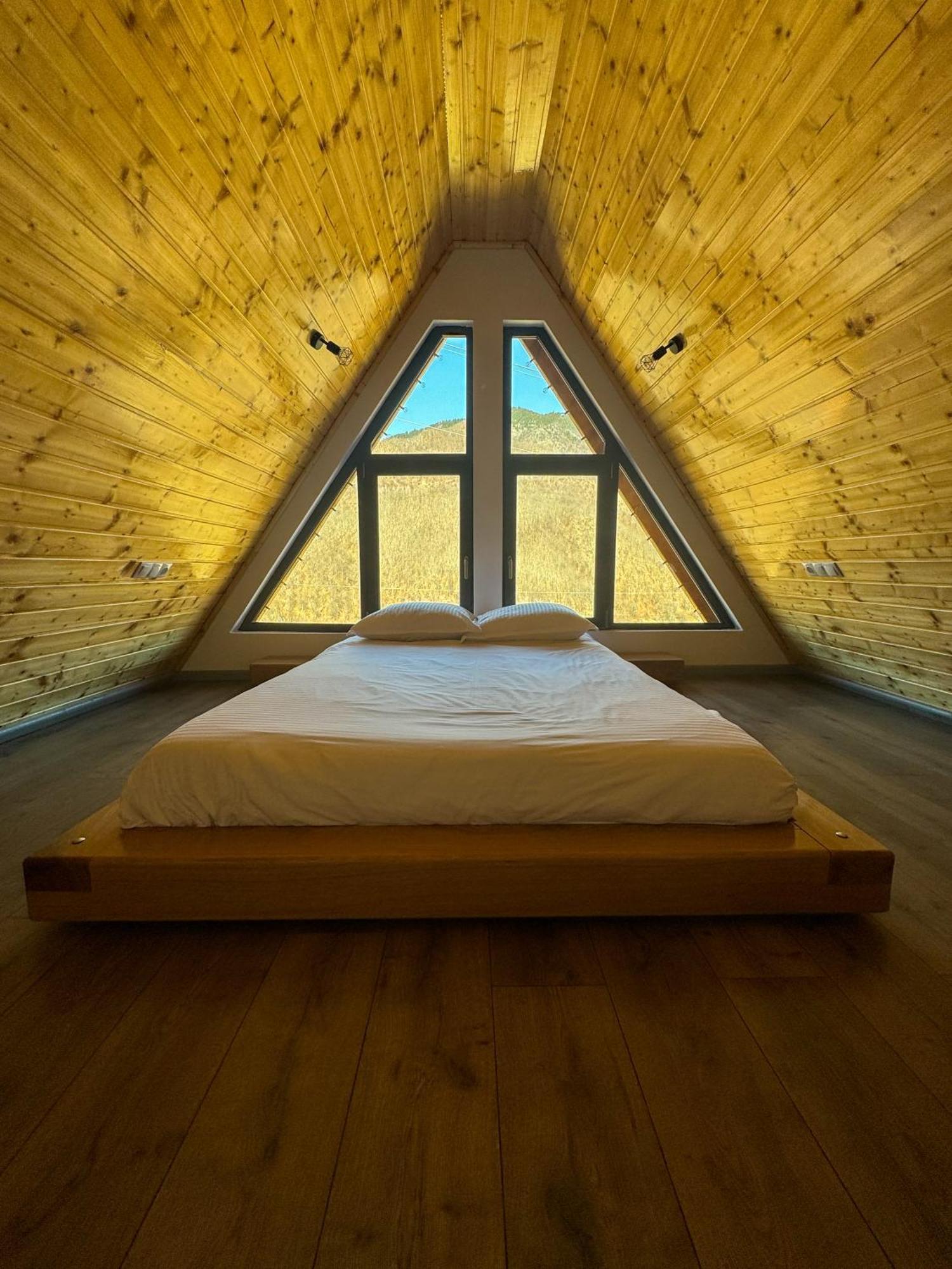 Wild Cabin Малая Экстерьер фото