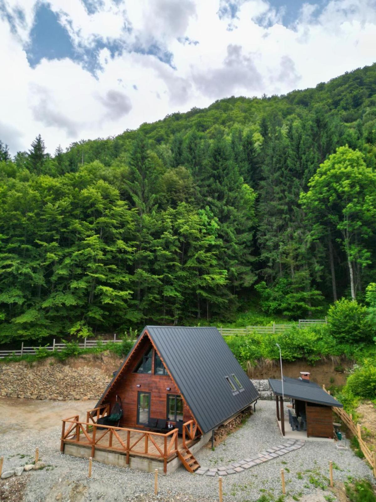 Wild Cabin Малая Экстерьер фото